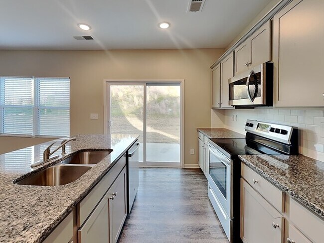 Foto del edificio - 5713 Camp Ct