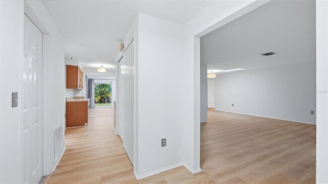 Building Photo - 1329 Nantucket Rd