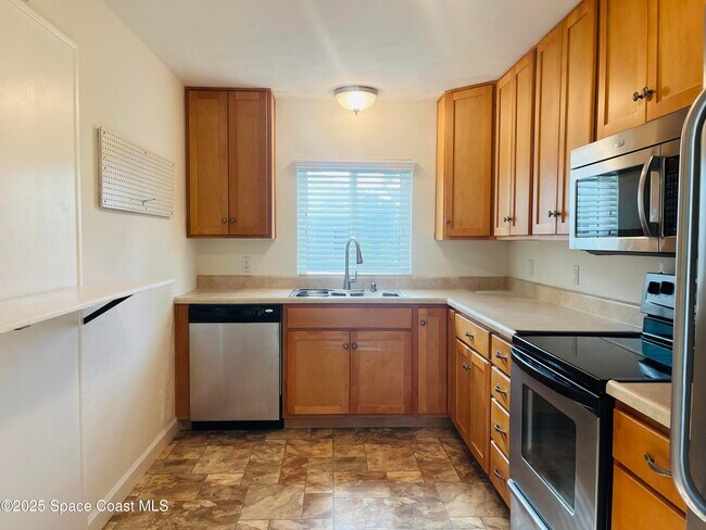 Building Photo - 925 S Tropical Trail