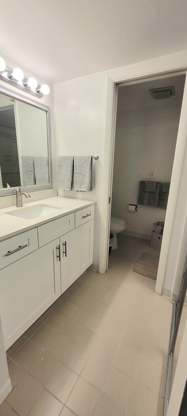 3460 N Key Dr Unit 307 E, North Fort Myers, FL 33903 Condo for Rent