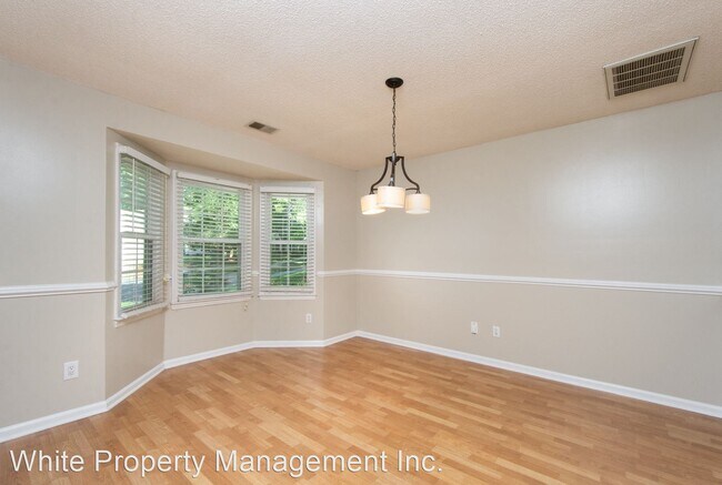Building Photo - 3 br, 2.5 bath House - 3209 Silver Pond Court