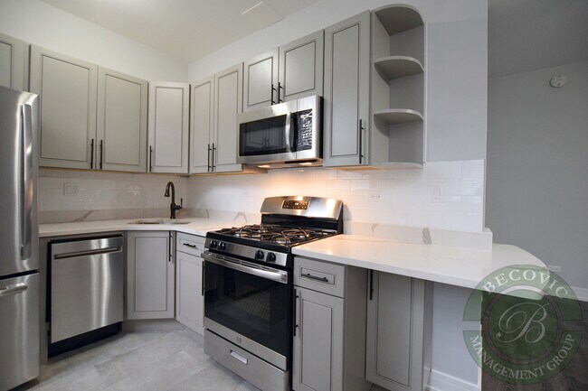 Foto del edificio - 1521 W Sherwin Ave