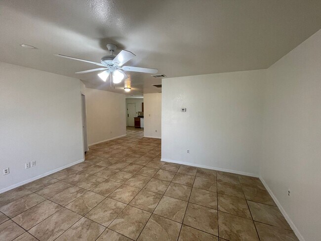 Foto del edificio - Dallas home over 1200 sqft!