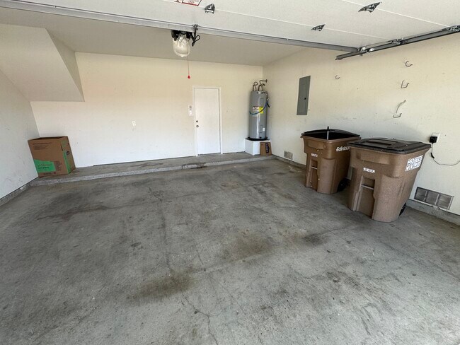 Foto del edificio - 3618 Wolf Dr