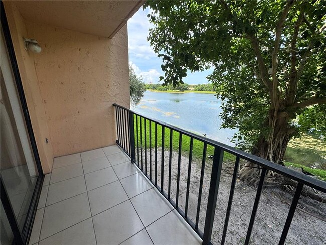 Foto del edificio - 9688 Fontainebleau Blvd