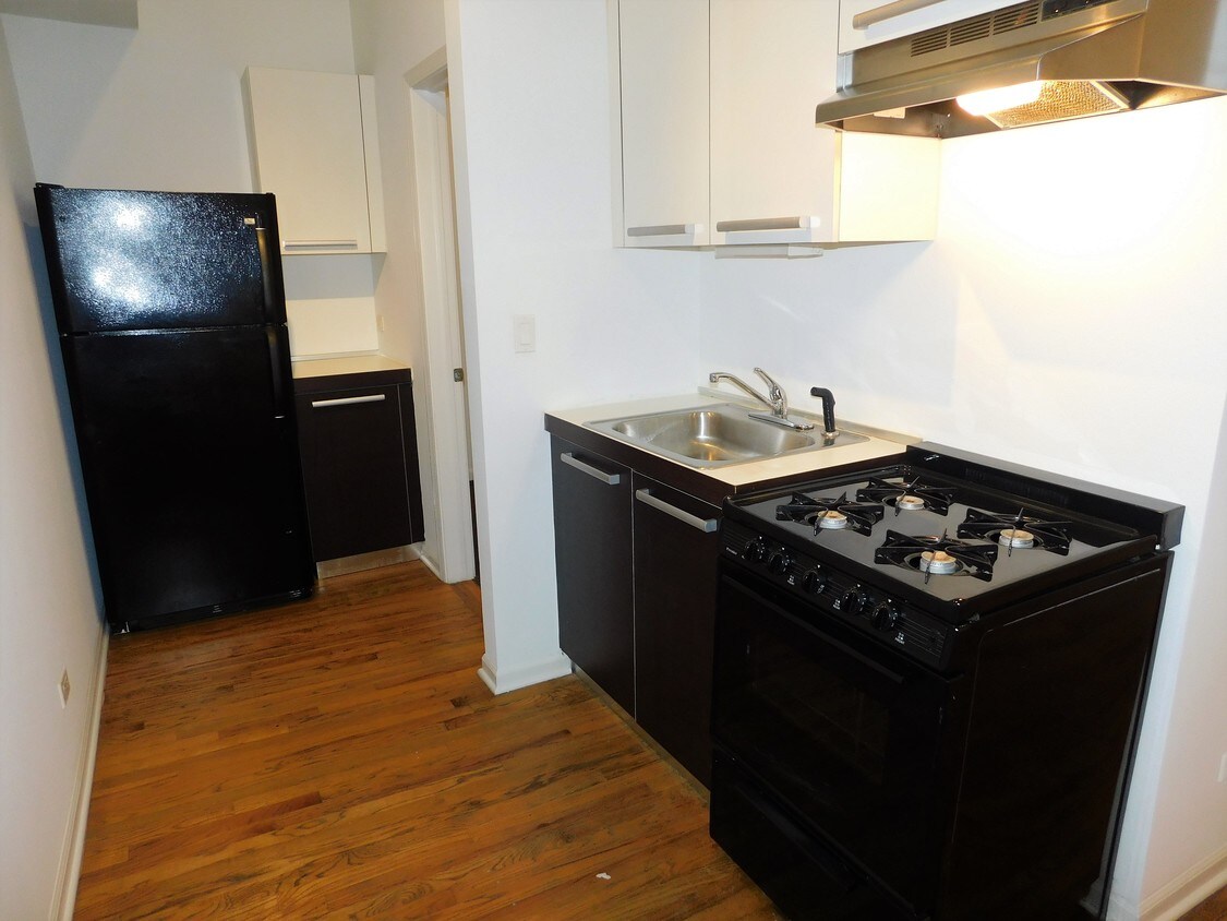 Primary Photo - 5054 N Winthrop Ave