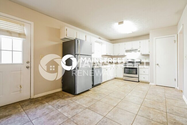 Foto del edificio - 3 Bedroom Pet-Friendly Home in Douglasville, GA with Main Street Renewal