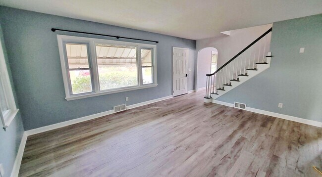 Foto del edificio - 4 Bed / 2 Bath Single Family Home