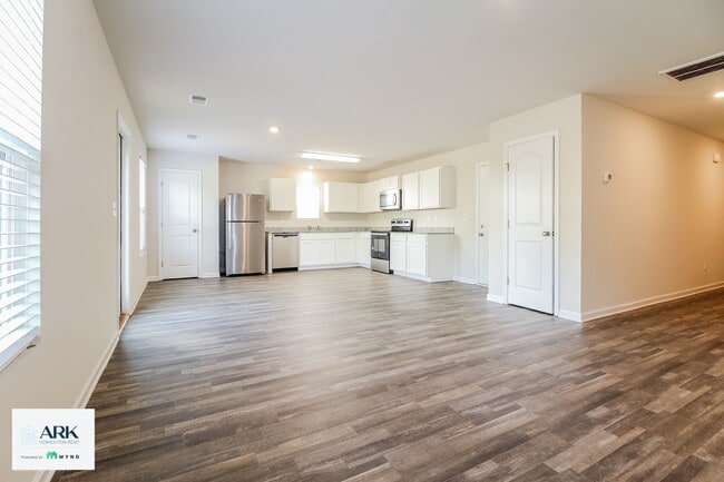 Building Photo - 17 Carters Grn Dr