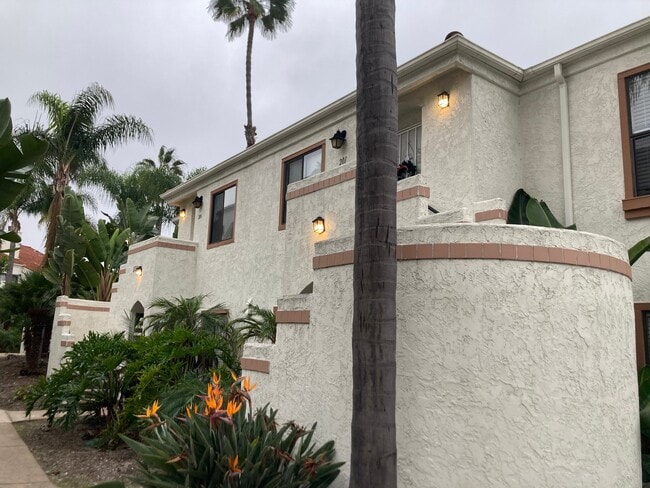 Building Photo - 9312 Twin Trails Dr