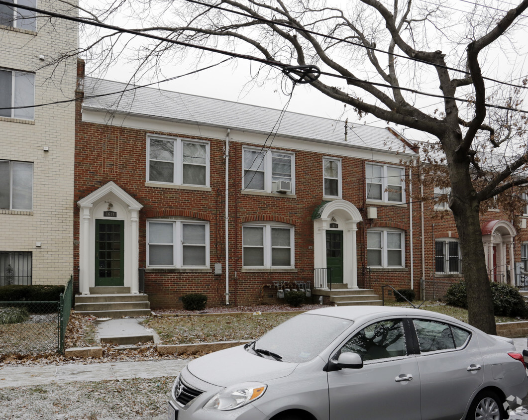 Foto principal - 1615 18th St SE