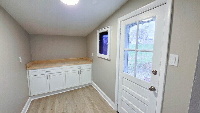 Foto del edificio - 1112 Elmwood Ave