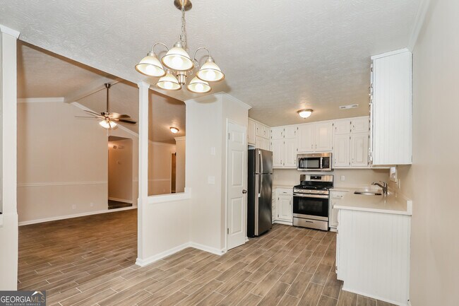 Building Photo - 125 Whitney Way