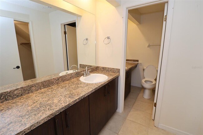 Building Photo - 406 Evesham Pl
