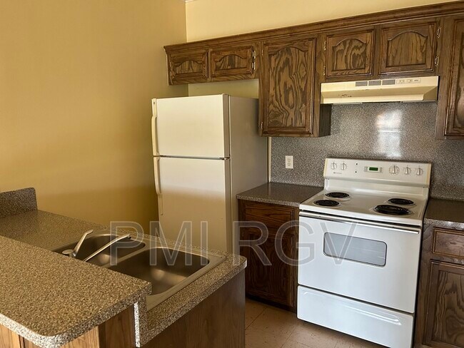 Building Photo - 609 Buena Vista Dr