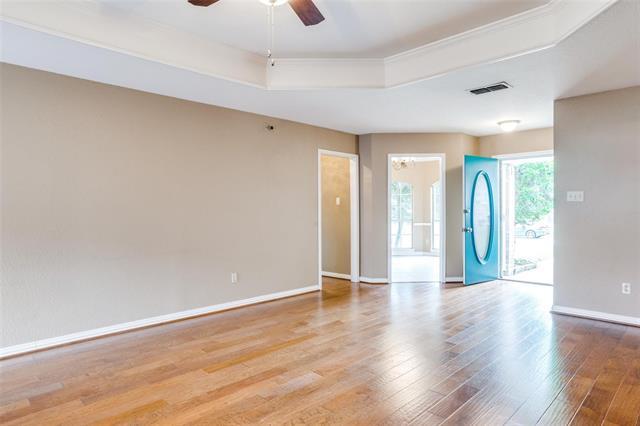 Foto del edificio - 349 College St S