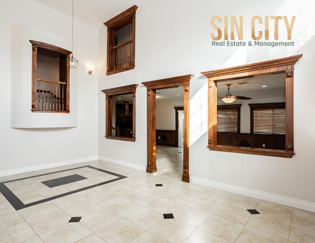 Building Photo - Spacious 5 Bedroom Home with 3355 sq ft in...