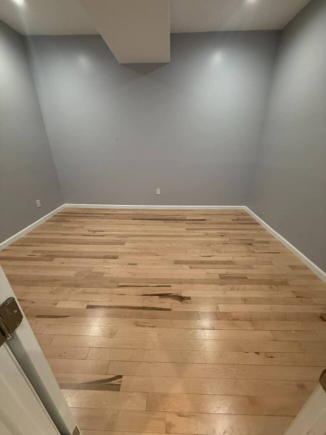 Foto del edificio - 246-04 Jericho Tpke