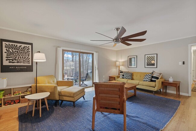 Foto del edificio - 5110 Pine Trail Dr