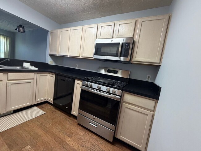 Foto del edificio - Location, Convenience & Comfort – Steps from Cleveland Clinic!