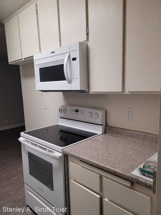 Primary Photo - 2 br, 2 bath Apartment - 1005 Via Zapata C...