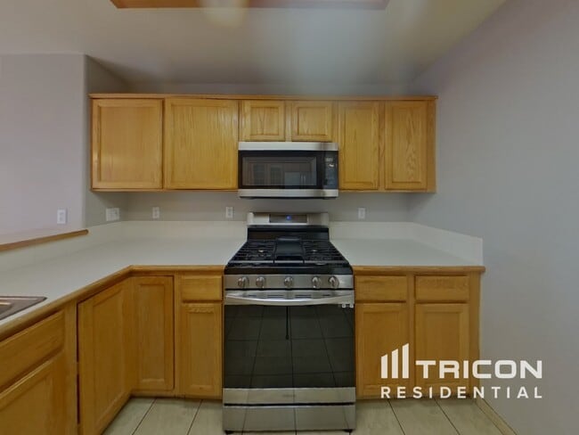 Building Photo - 4968 Sweetgrass Ln