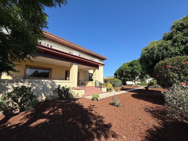 Foto del edificio - Spacious Somis Country Estate – 4+3 4,000 ...