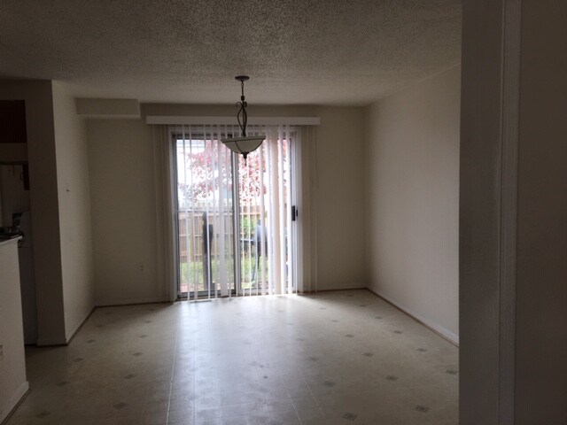 Foto del edificio - 839 Oak Leaf Ct