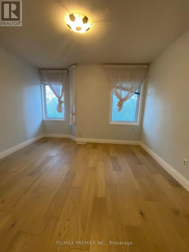 Photo du bâtiment - 1524 Dupont St