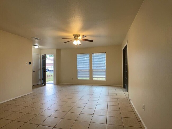 Building Photo - 6317 Shadow Bend
