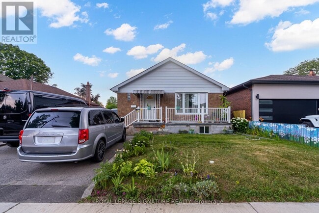 Building Photo - 16 Treeview Dr