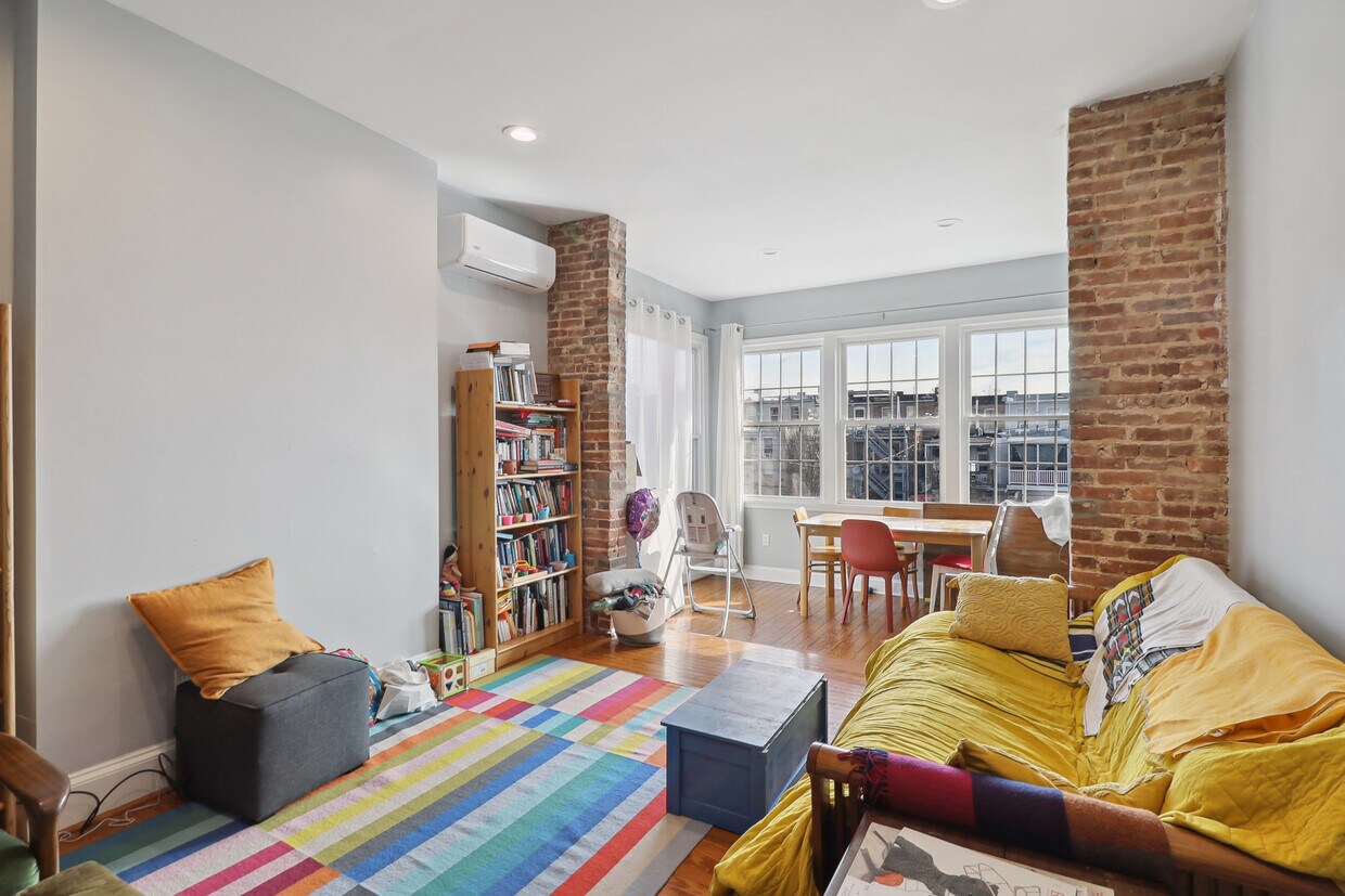 Foto principal - 2807 N Calvert St