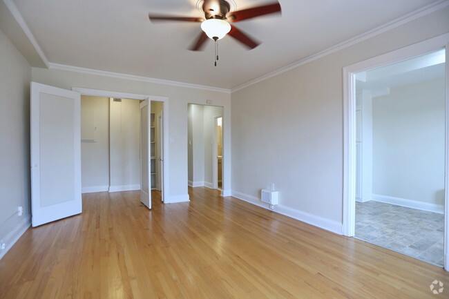 Studio, 1BA - 475 SF - Charbern Apartment Homes