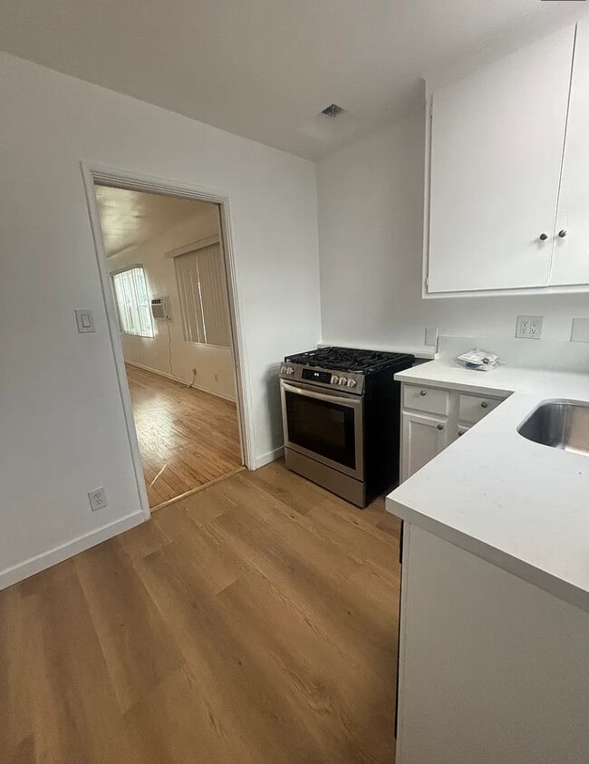 Foto del edificio - 13207-13213 Oxnard St