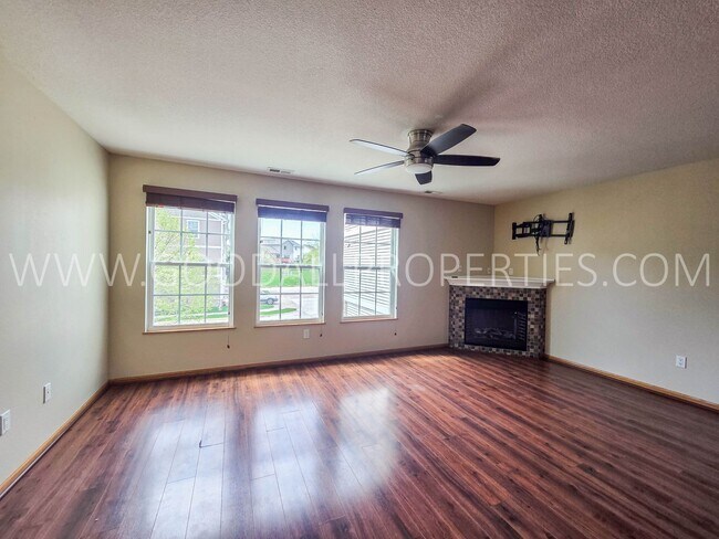 Foto del edificio - Beautiful 2BR Townhome in Ankeny – Great Location & Modern Features