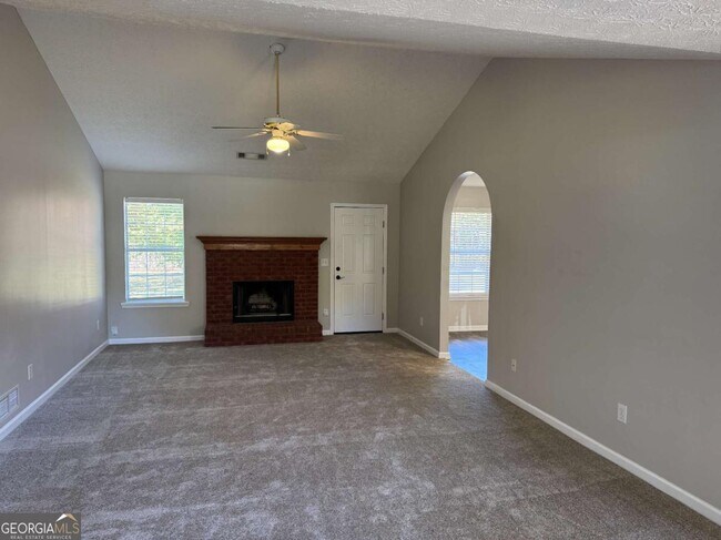 Foto del edificio - 1672 Walters Park Ct