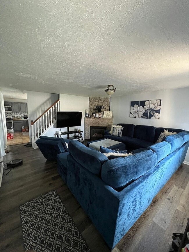 Building Photo - 97 E 221st St