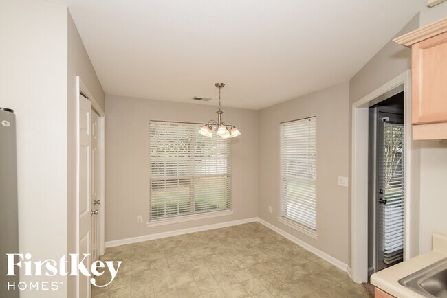 Building Photo - 4005 Cambridge Dr