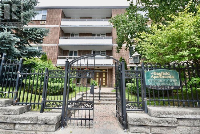 Building Photo - 2 Grove St E