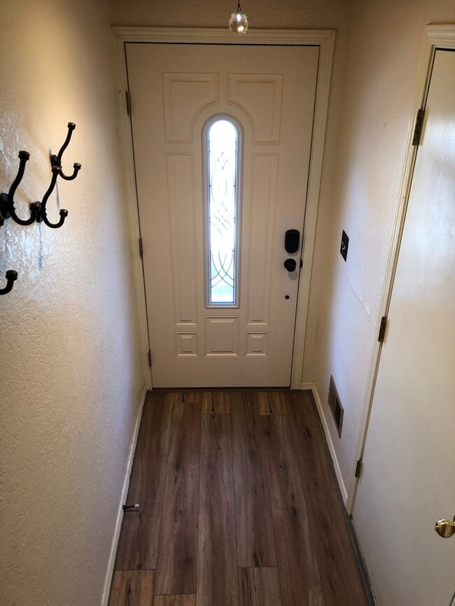 Building Photo - Gorgeous Townhome in Centennial Heights!