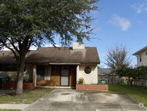 Building Photo - 132 Hummingbird St