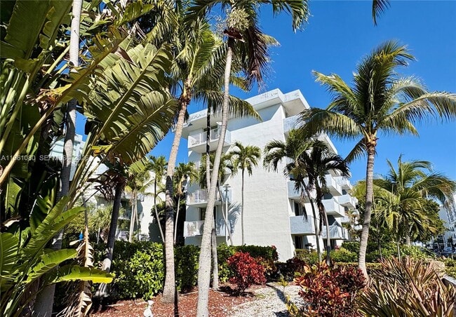 Building Photo - 1801 S Treasure Dr