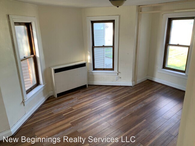 Building Photo - 701 Broadway