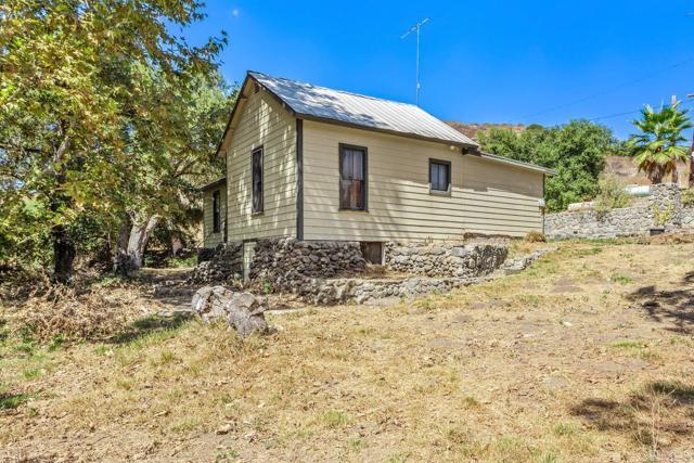 Building Photo - 2219 Willow Glen Rd