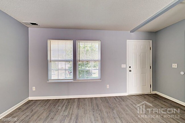 Building Photo - 105 Curvewood Rd