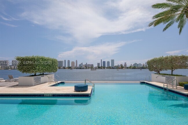 Building Photo - 17111 Biscayne Blvd