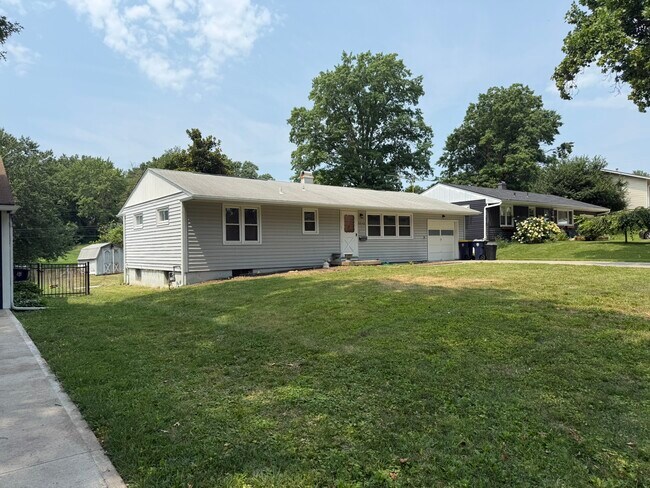 Foto del edificio - 5546 N Woodland Ave