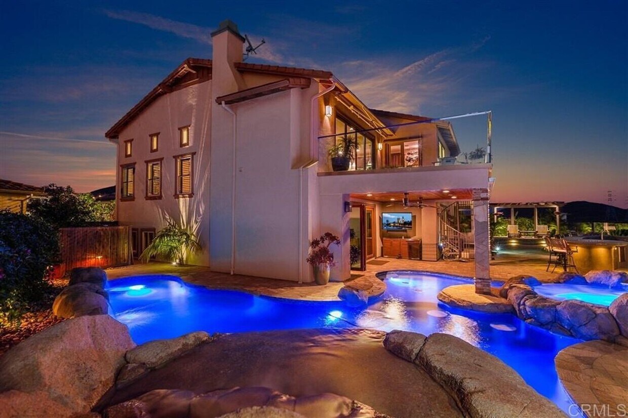 Foto principal - One of Kind Executive Home, Available Augu...