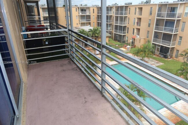 Building Photo - 4848 NW 24th Ct