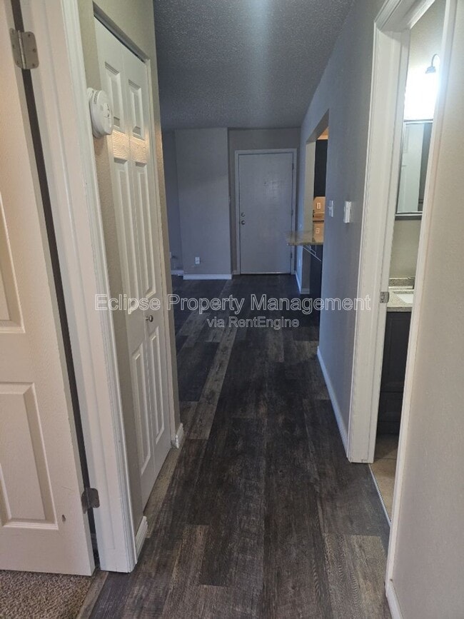 Foto del edificio - 512 Bell Ct